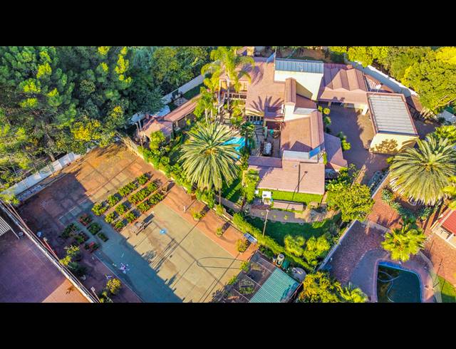 5 BEDROOM HOUSE FOR SALE IN VANDERBIJLPARK SW 5